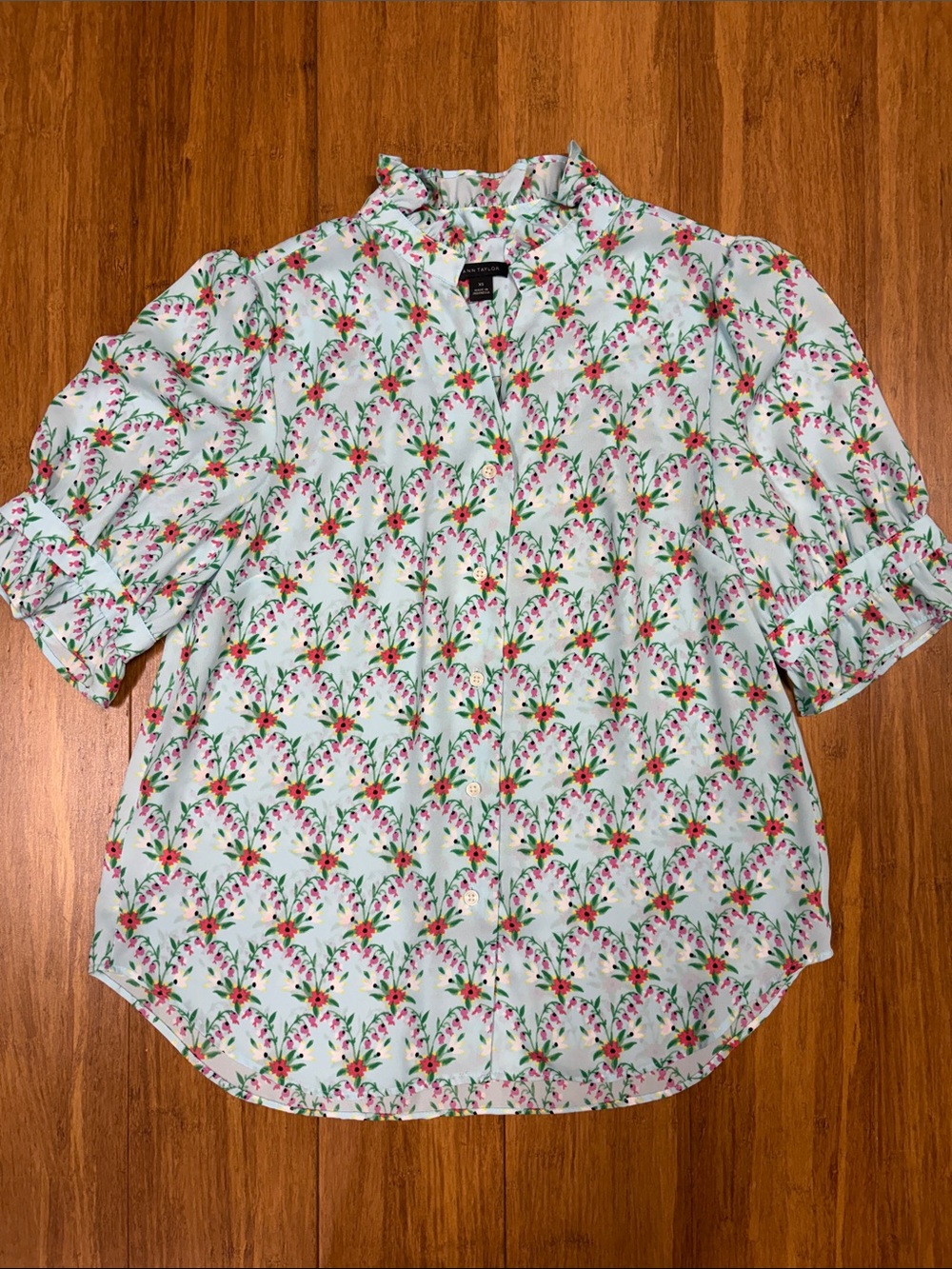 Ann Taylor Floral Short Sleeve Button Up Blouse size XS